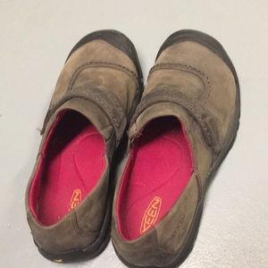 Adorable keen shoes